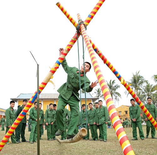 Bo doi Viet Nam choi gi ngay Tet?-Hinh-5